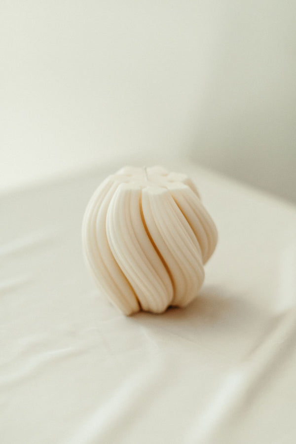 Swirly Minimalist Candle