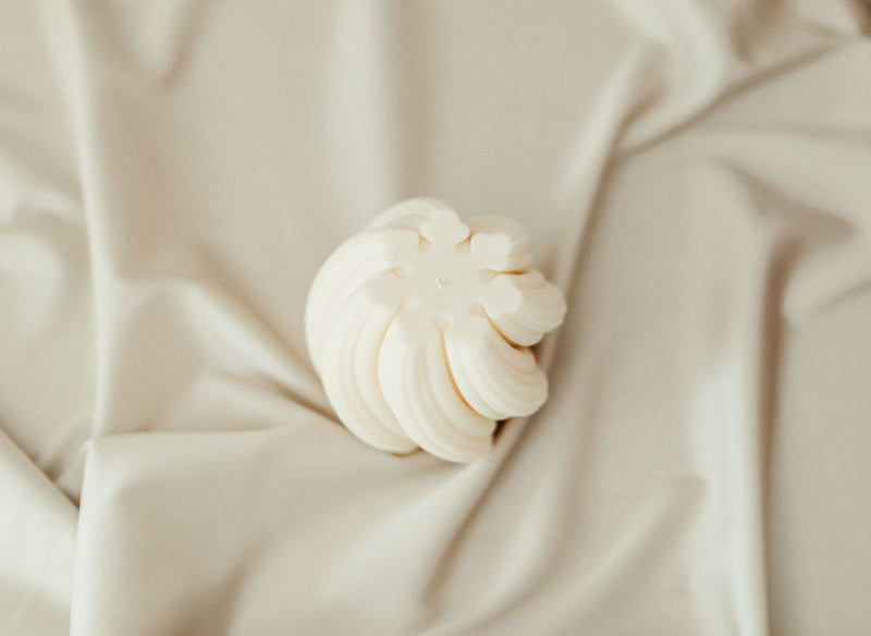 Swirly Minimalist Candle