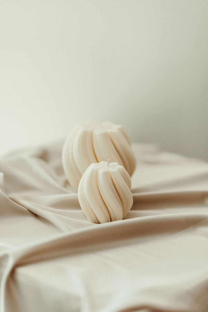 Swirly Minimalist Candle